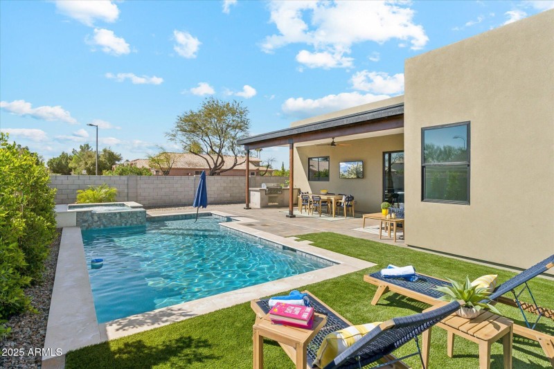 NEW POOL AND SPA