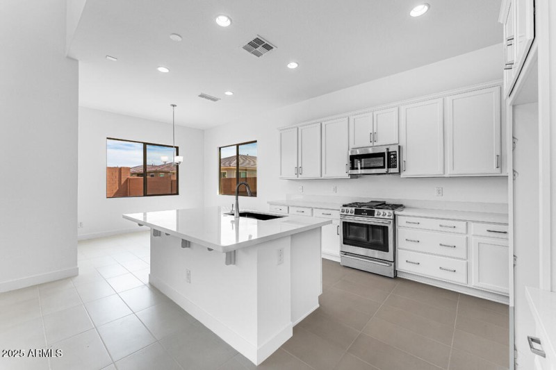 hj-az-phoenix-la-mira-revere-5851-south-