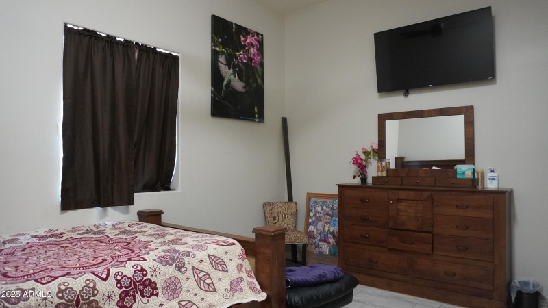 1st bedroom 920