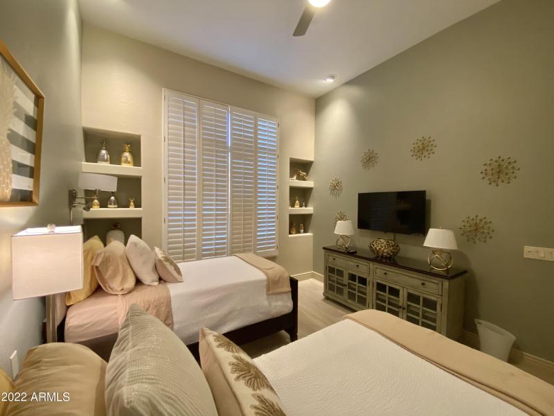 55886D86-0795-4B7A-806D-773F125A7A88