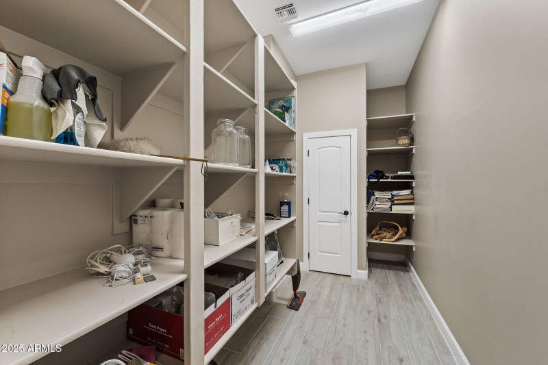 052__7160 E Grand View Ln