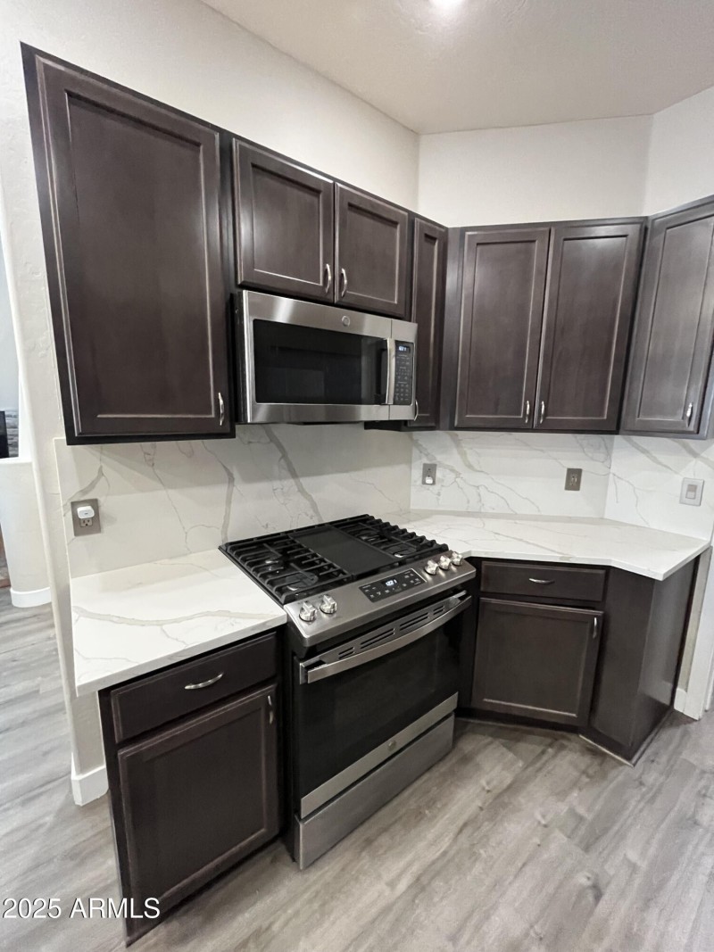 8) 55149-67e110e48f4f5