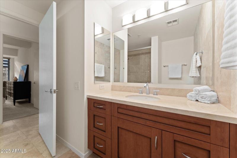 34-034-guest-bathroom