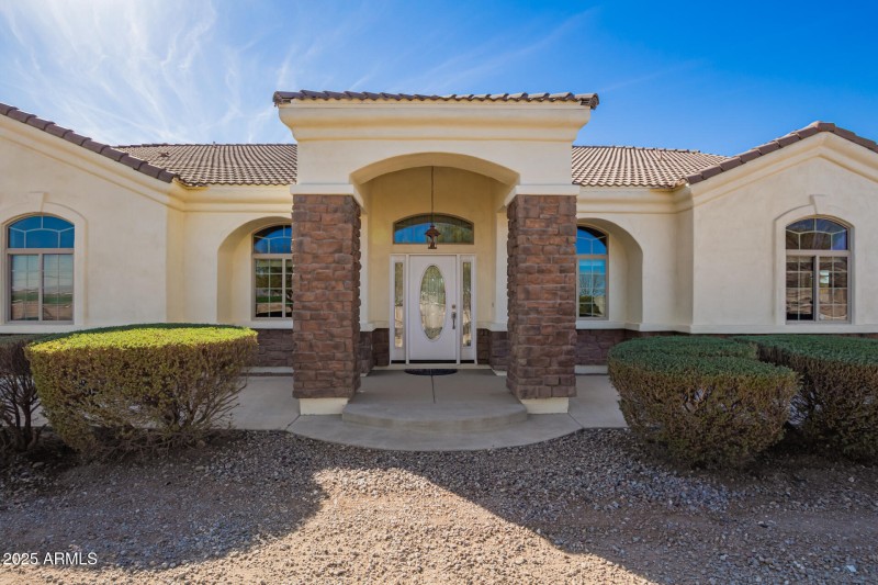 07 - Exterior Front Door