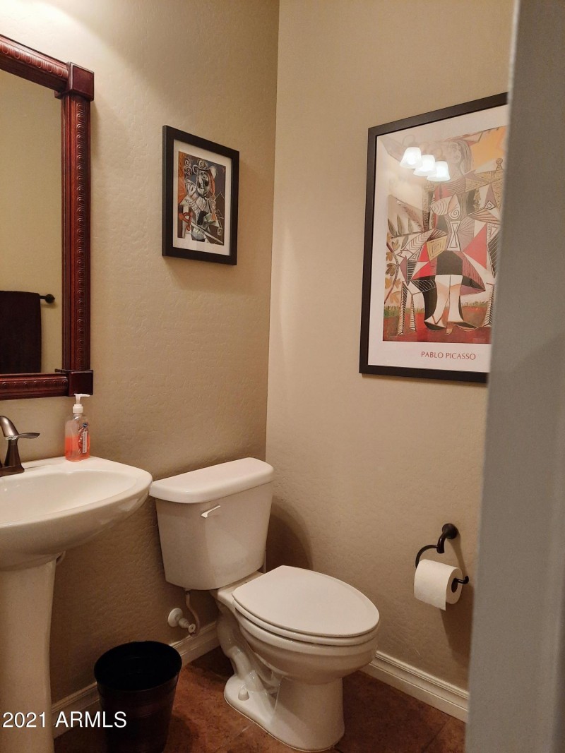 half bathroom 10