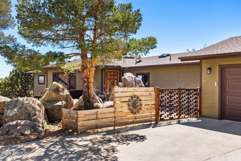 002_Front Entry