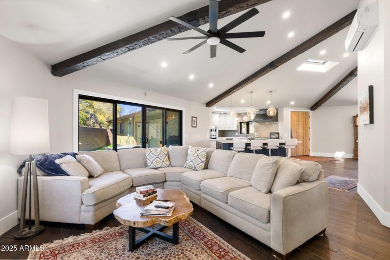 015_Living Room