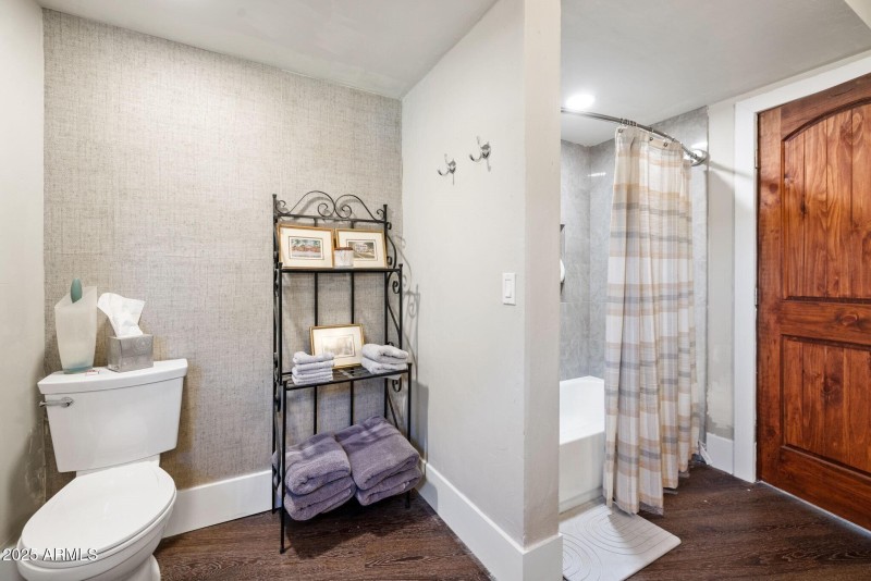 027_Bathroom 2