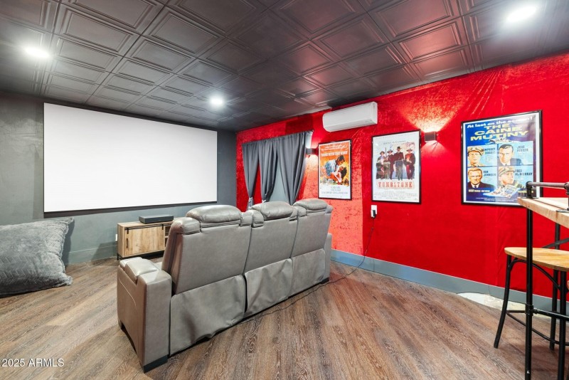 034_Movie Room