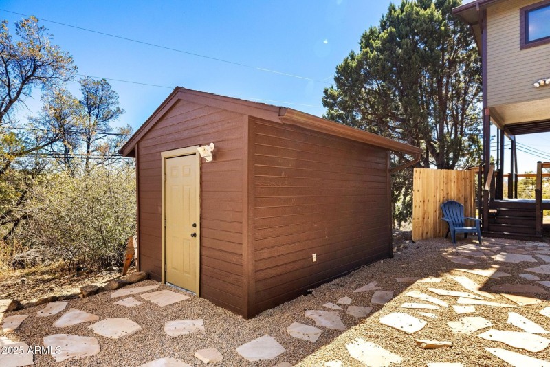 058_Shed