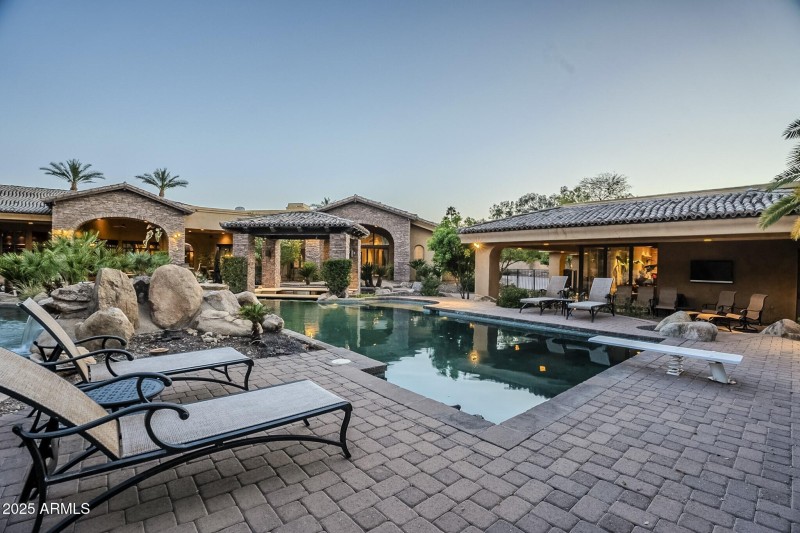 008_Pool wDiving Board