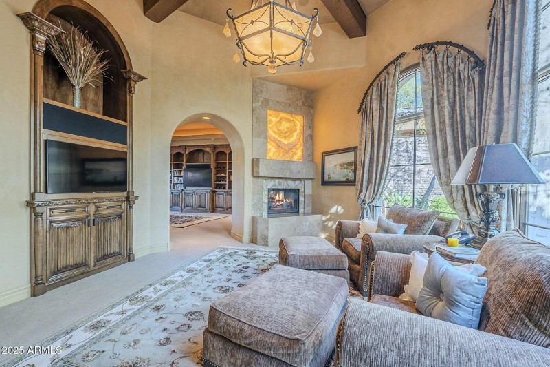 058_Primary Sitting Room