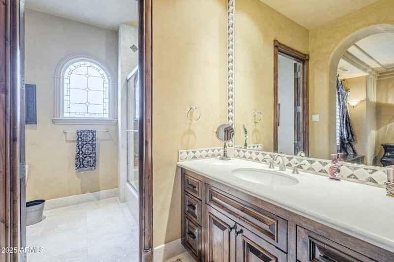 075_Guest Bathroom 2