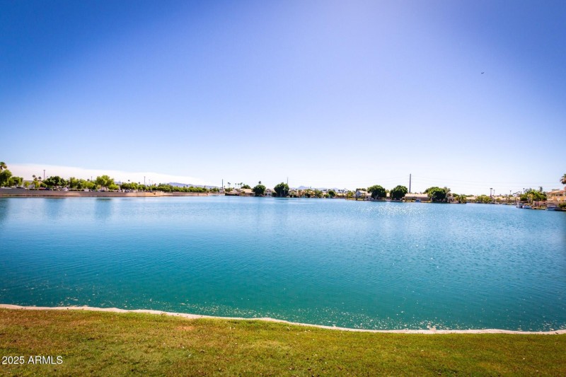 40 - Lakeside