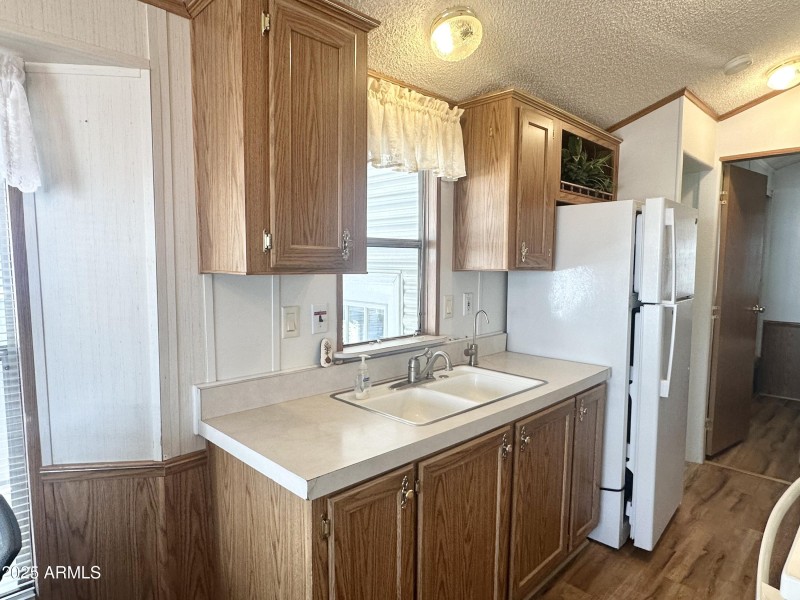 KITCHEN SINK