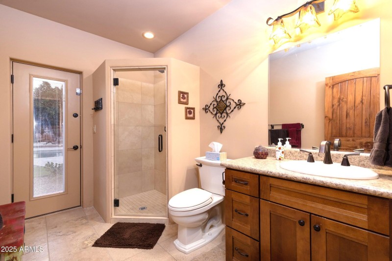Casita_Pool Bathroom