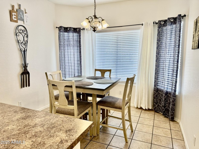 12371 W Hadley