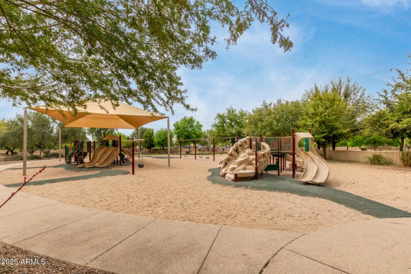 Common area park