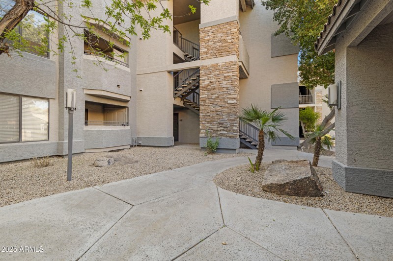 2025 E Campbell Ave apt 114-3