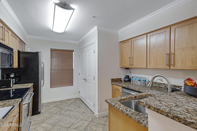 2025 E Campbell Ave apt 114-9