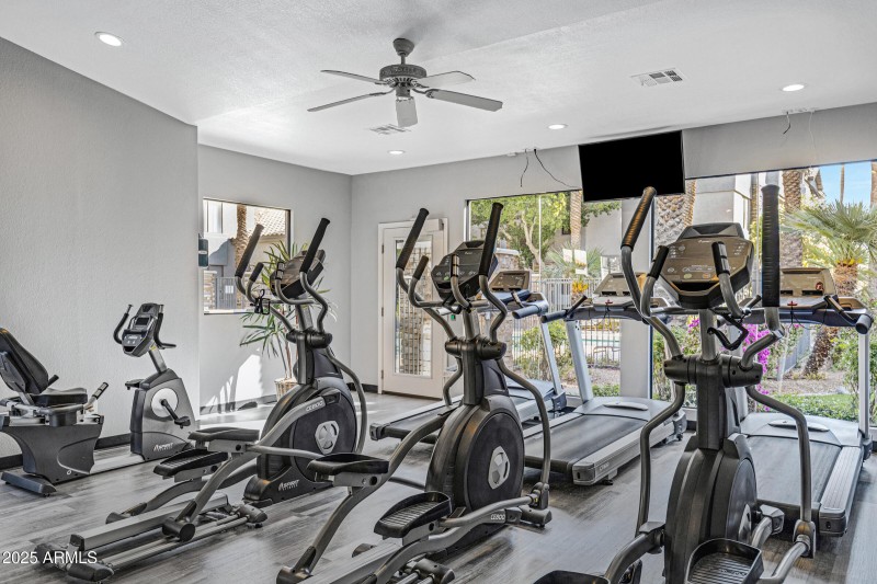 2025 E Campbell Ave apt 114-23