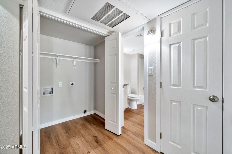 Laundryroom Closet