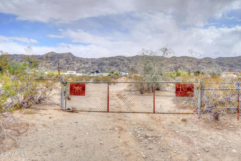 23 - rear gate view, South