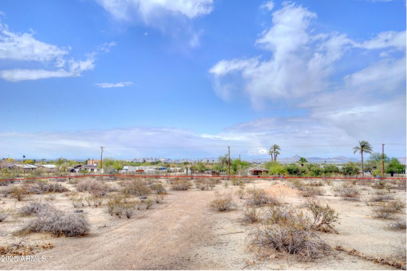 25 - center view, North