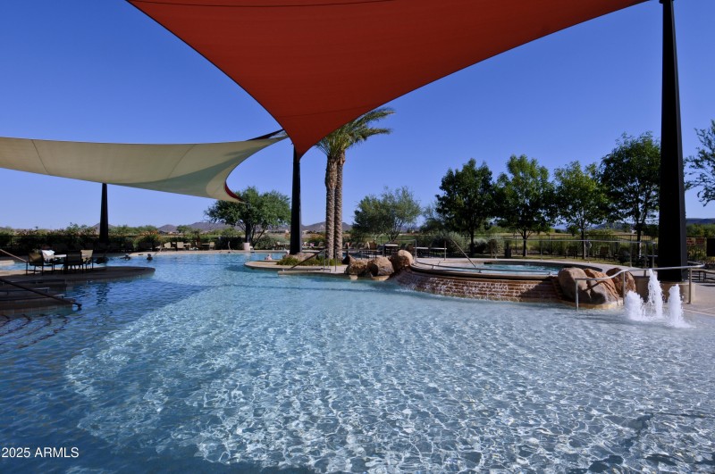 T16_Kiva Club Outdoor Pool
