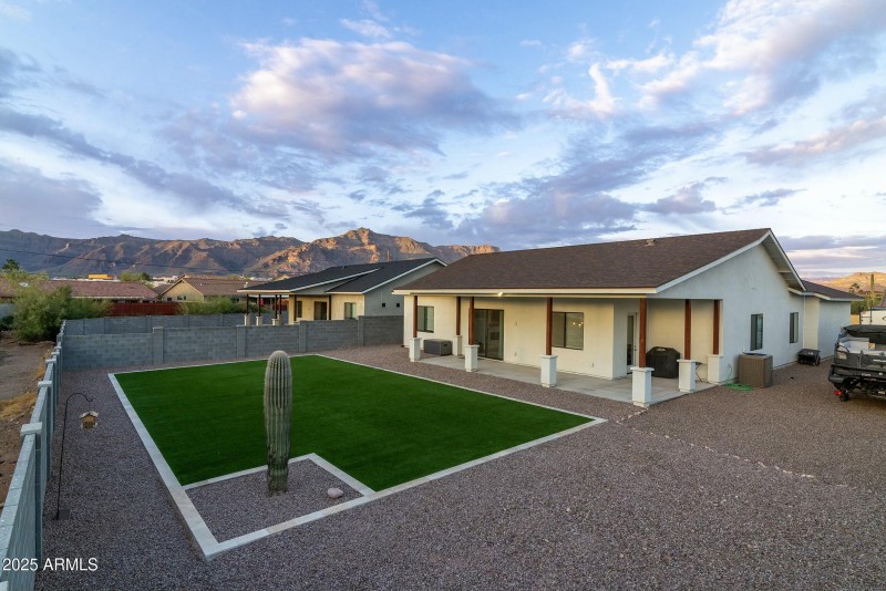 Huge backyard with RV parking