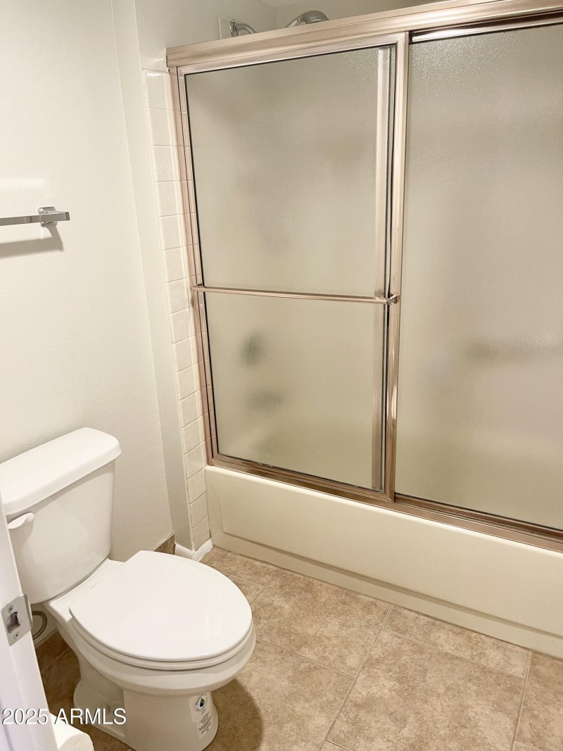 Main Bathroom a