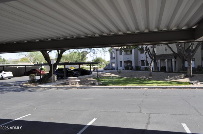 PARKING OVERLOOK PUTTING GREEN