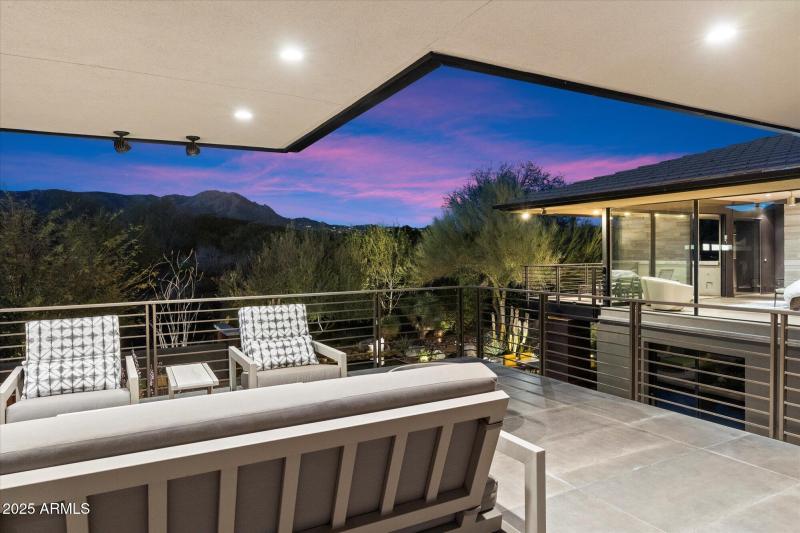 011-Living Room Patio