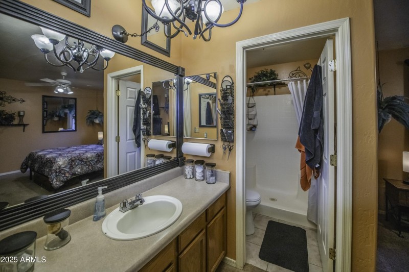 Master Bathroom Unit 4
