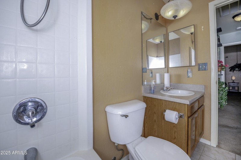 Bathroom Unit 4