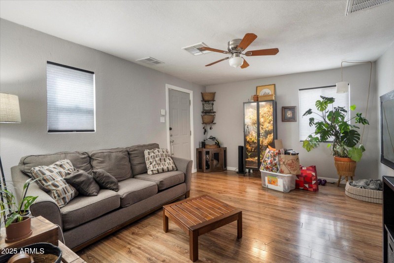 2nd Home Livingroom
