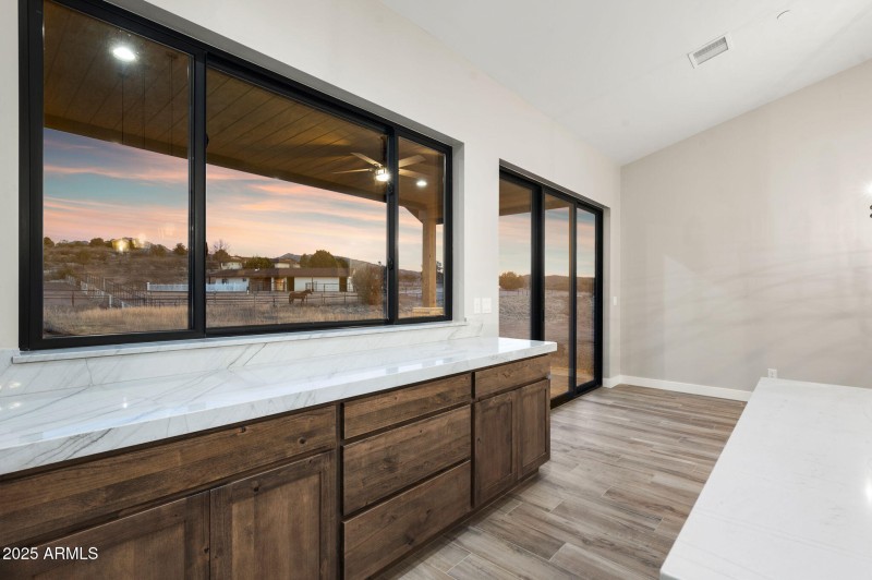 76-Kitchen View TW