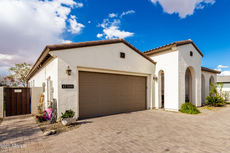 Pavered entry to 2 car garage