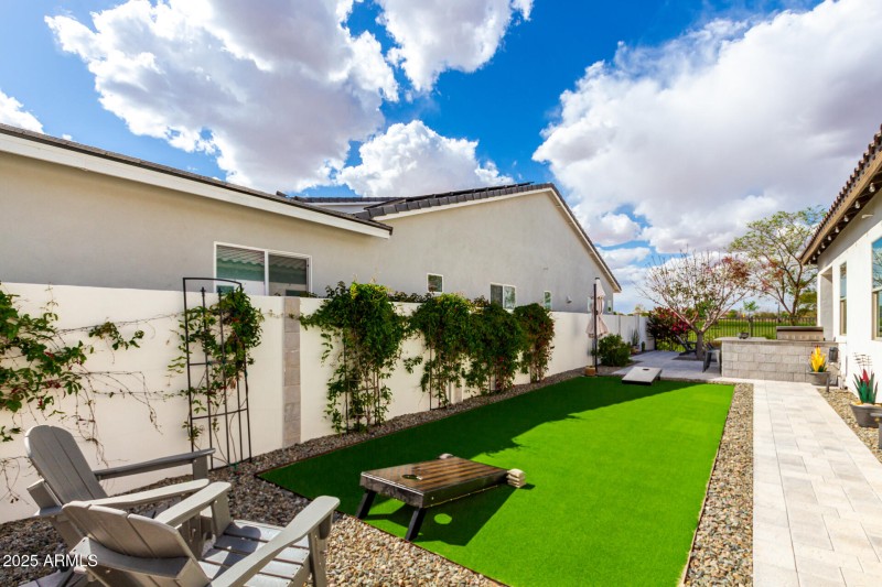20' wide W side of home
