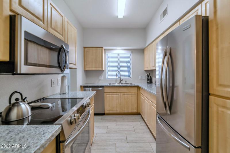 1411 E Orangewood Ave-large-010-031-1411