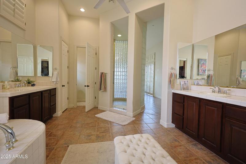 42405 N HARBOUR TOWN CT