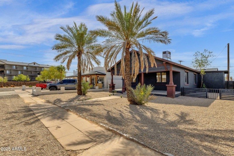 1-web-or-mls-1341-e-willetta-st