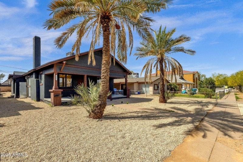3-web-or-mls-1341-e-willetta-st