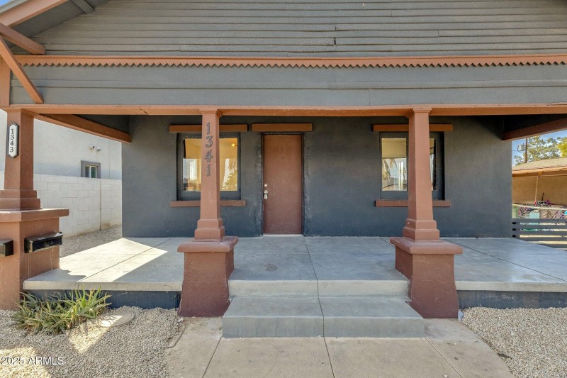 4-web-or-mls-1341-e-willetta-st