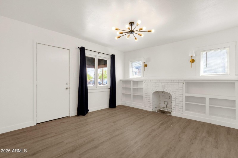 6-web-or-mls-1341-e-willetta-st