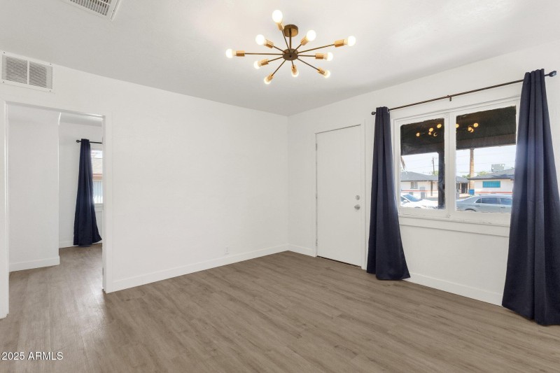 7-web-or-mls-1341-e-willetta-st
