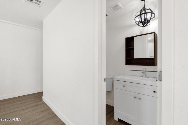 12-web-or-mls-1341-e-willetta-st
