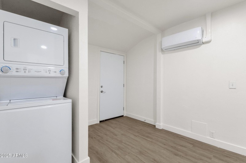 32-web-or-mls-1341-e-willetta-st