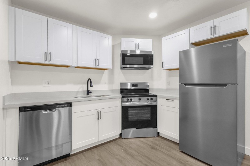 36-web-or-mls-1341-e-willetta-st