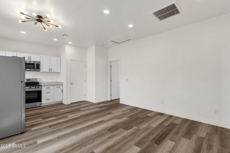 51-web-or-mls-1341-e-willetta-st